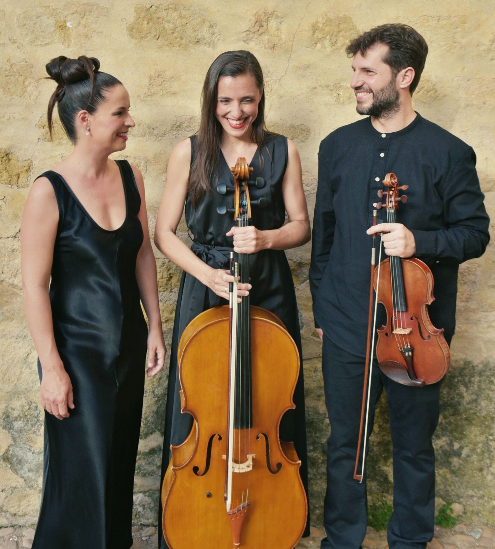 Karelia Trío lo forman Patricia Trabalón, Javier Gregori y María del Campo.