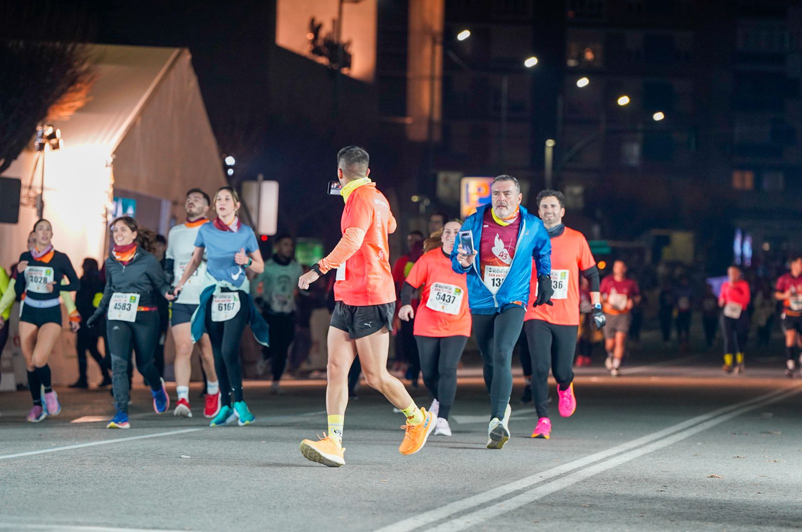 En imágenes: búscate en tu llegada a meta de la Carrera de San Antón 2026 (4)