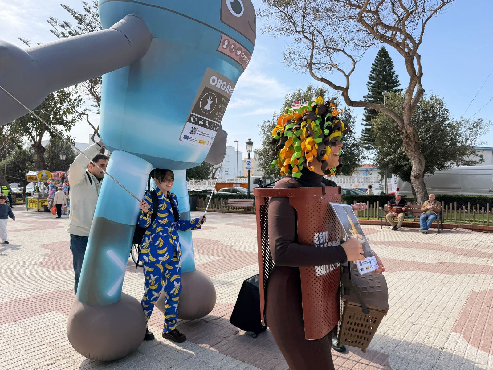 La campaña de la Mancomunidad y Arcgisa para el uso del contenedor marrón llega a Tarifa