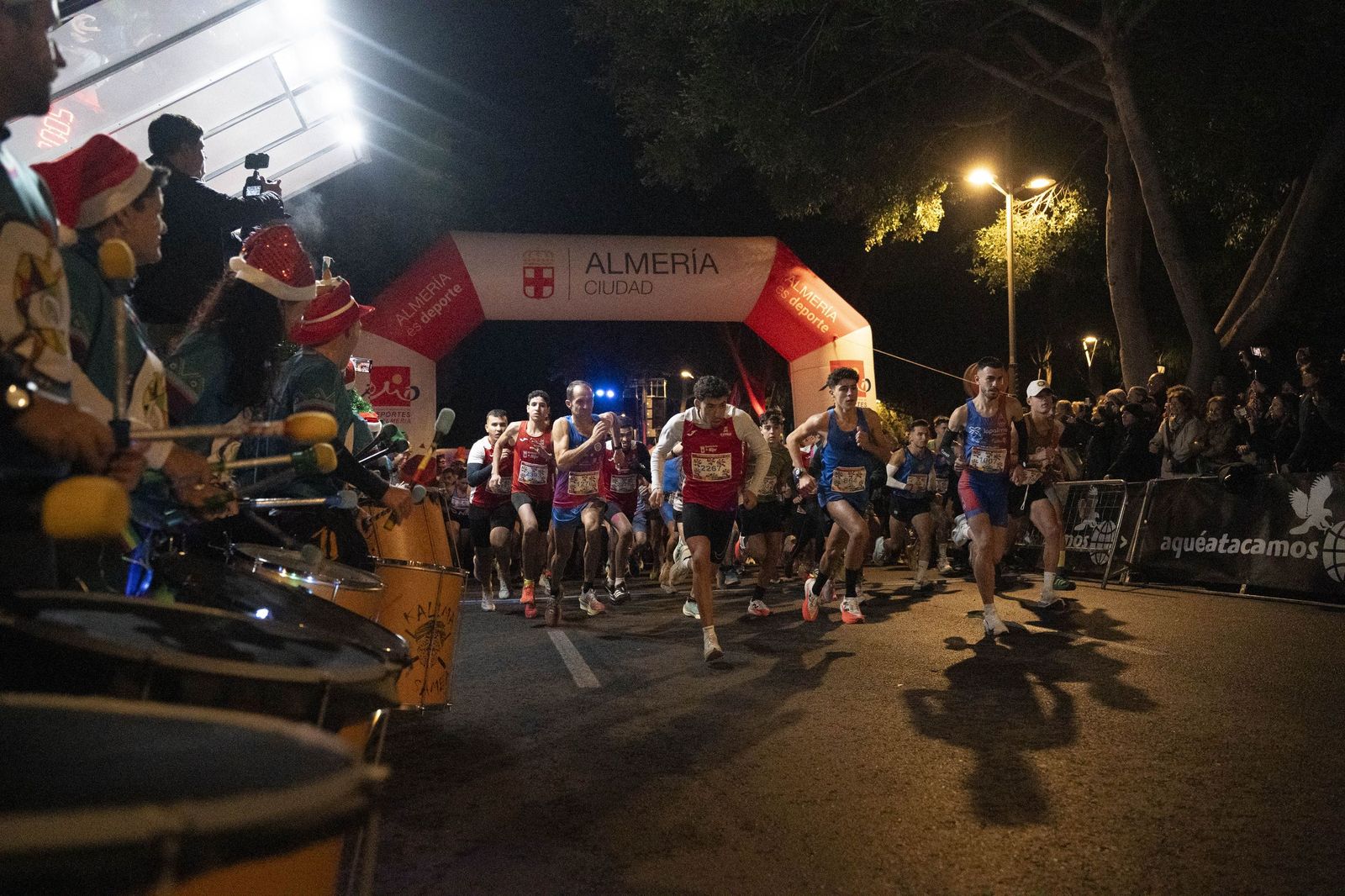 Almería corre y celebra su memoria olímpica en una San Silvestre de récord