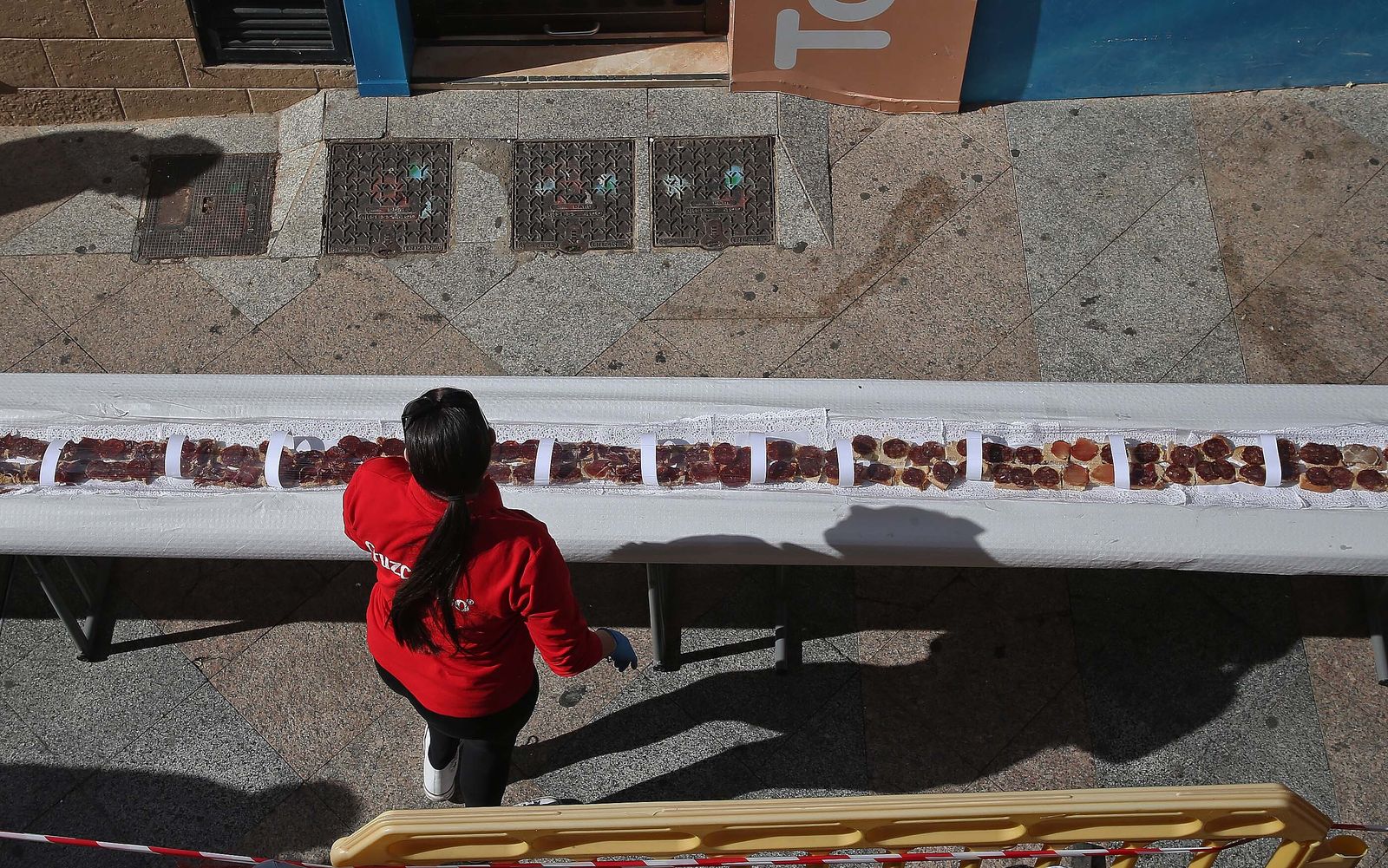La III Tosta Ibérica Gigante de Los Barrios, en imágenes