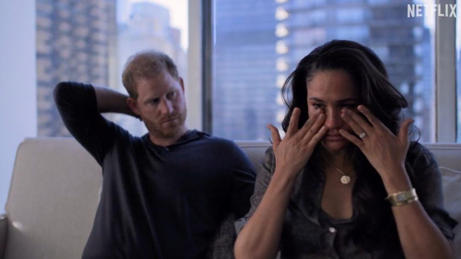 Los duques de Sussex en pleno testimonio en su docuserie