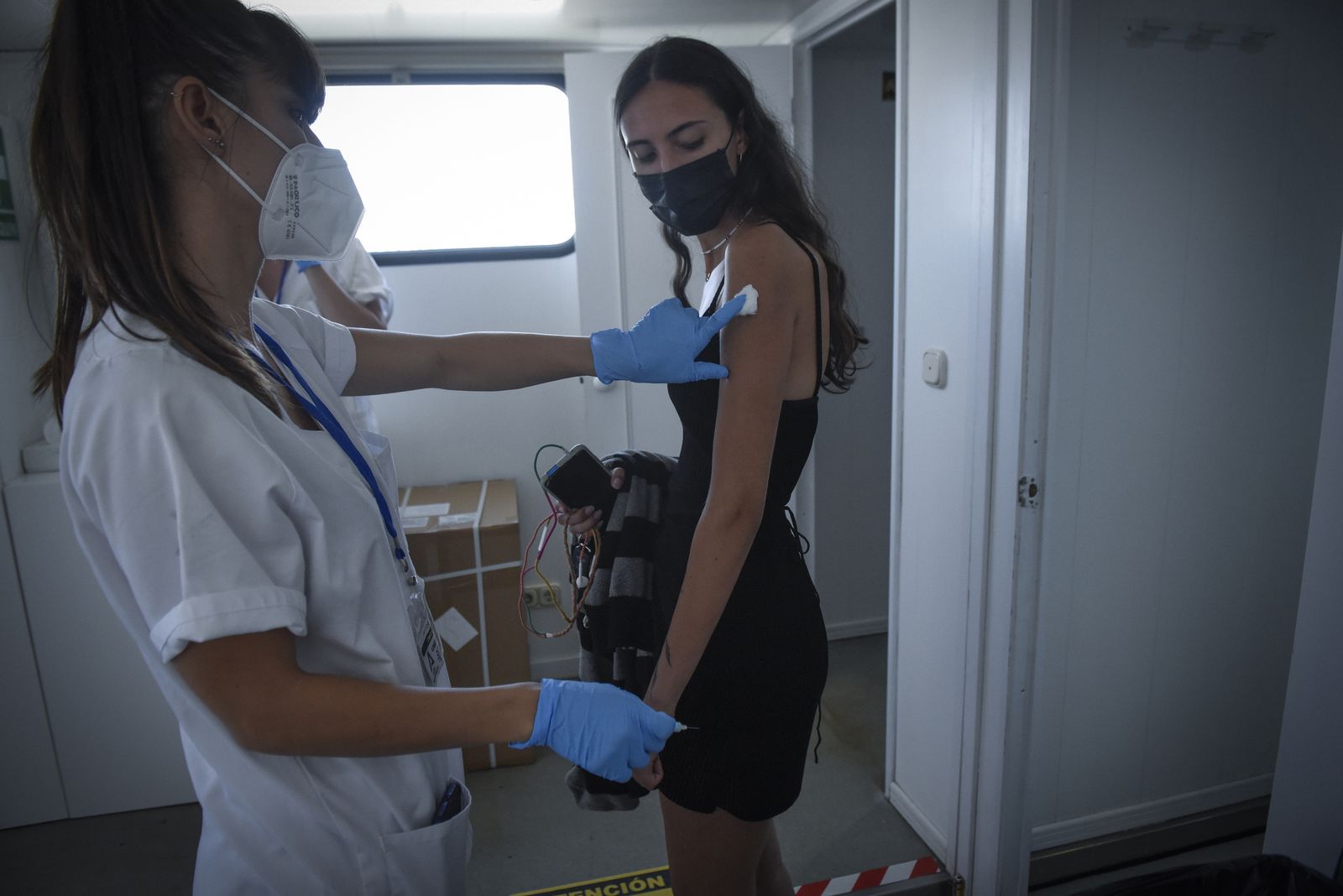 La vacunación contra el Covid a alumnos Erasmus de la Loyola, en imágenes