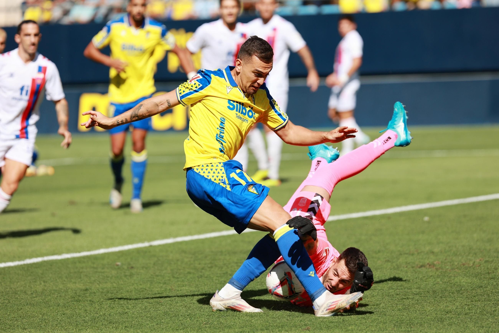 Búscate entre las fotos del partido de fútbol Cádiz CF - CD Eldense