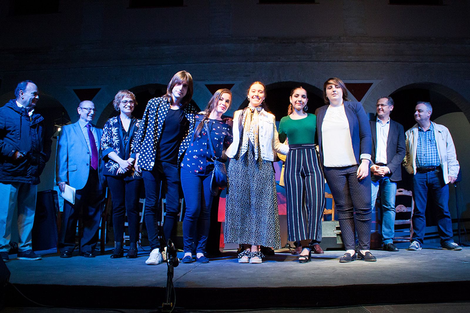 Los ganadores, tras conocer el fallo del jurado.