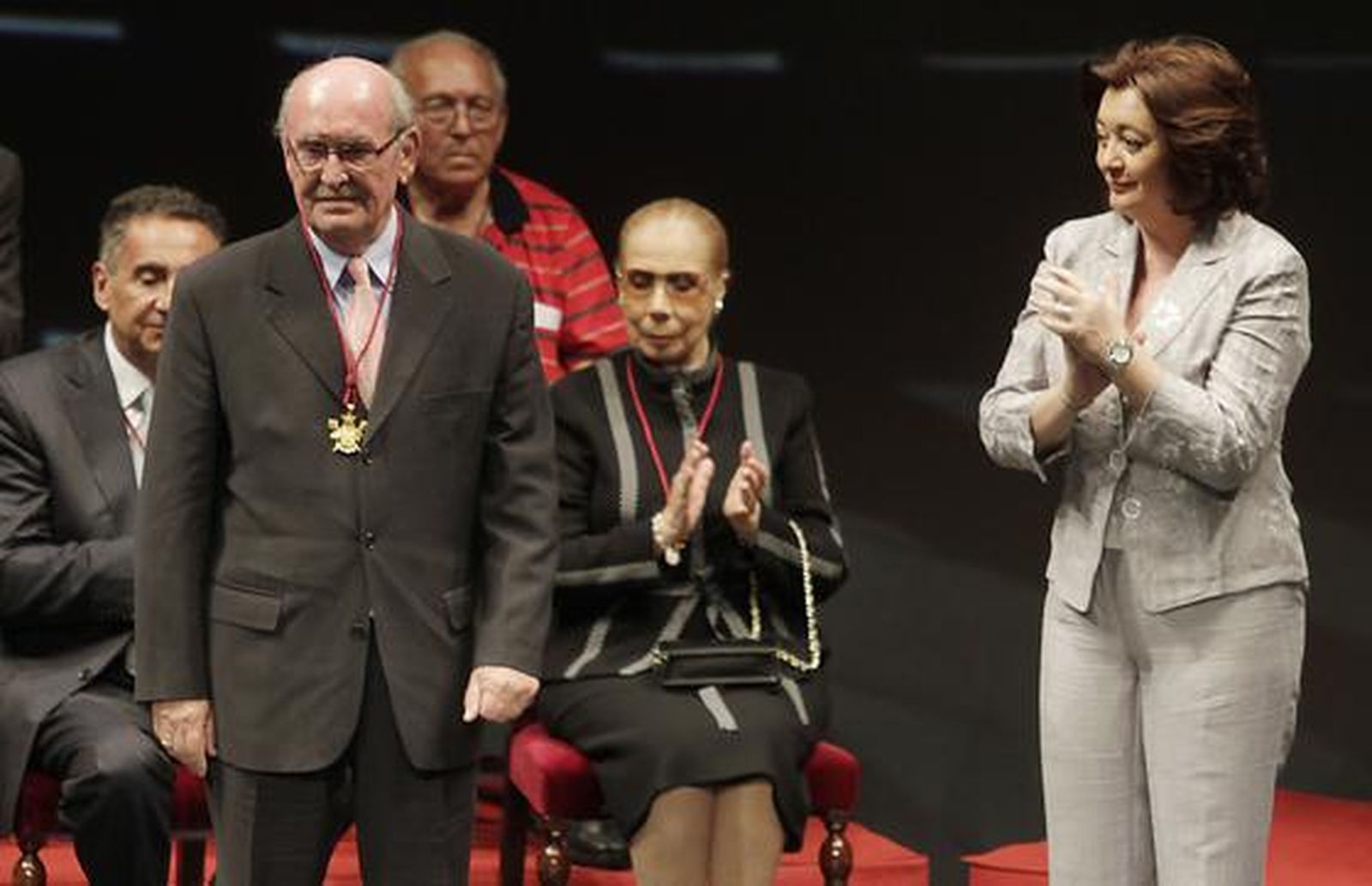 Manuel Ruesga Bono recibió el premio por sus más de 40 años dedicado a la fotografía.

Foto: Antonio Pizarro, Victoria Hidalgo