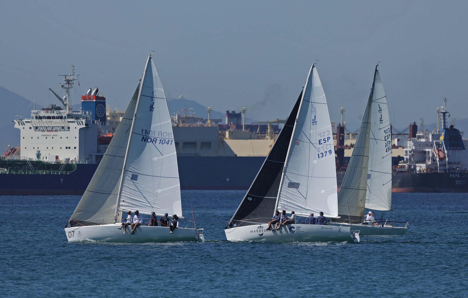 Fotos de la jornada del domingo del Campeonato Andaluz de vela categoría J80 en La Línea