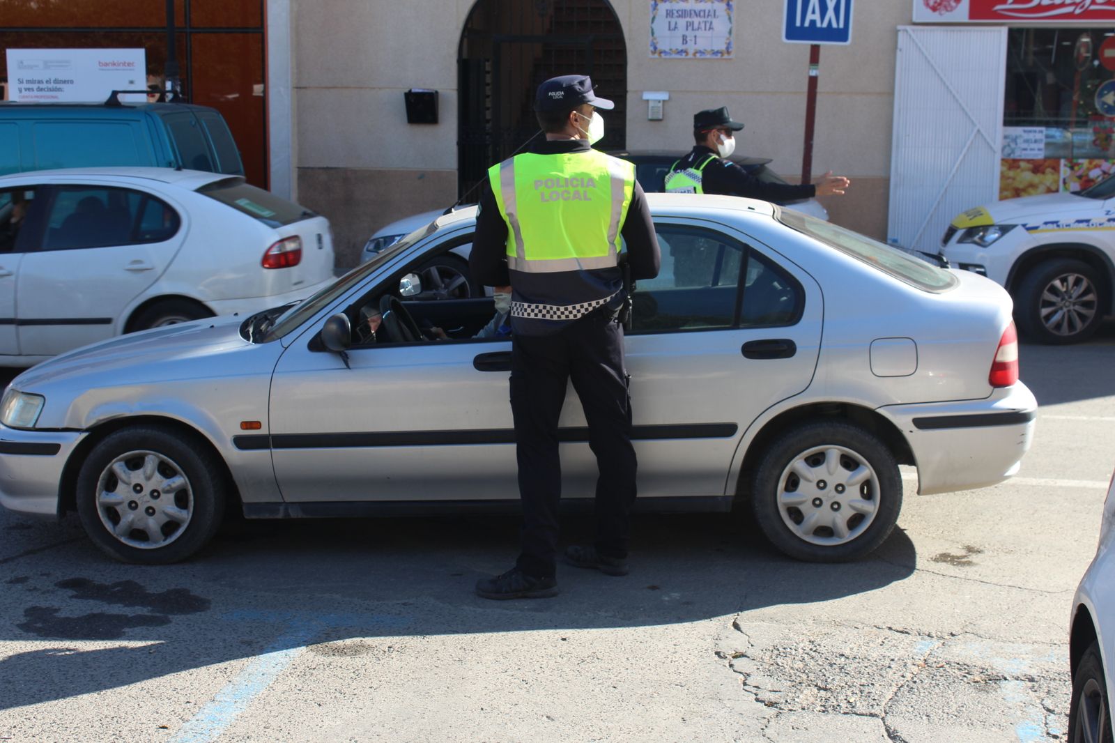 Cien candidatos para tres plazas de policía local en Vera.
