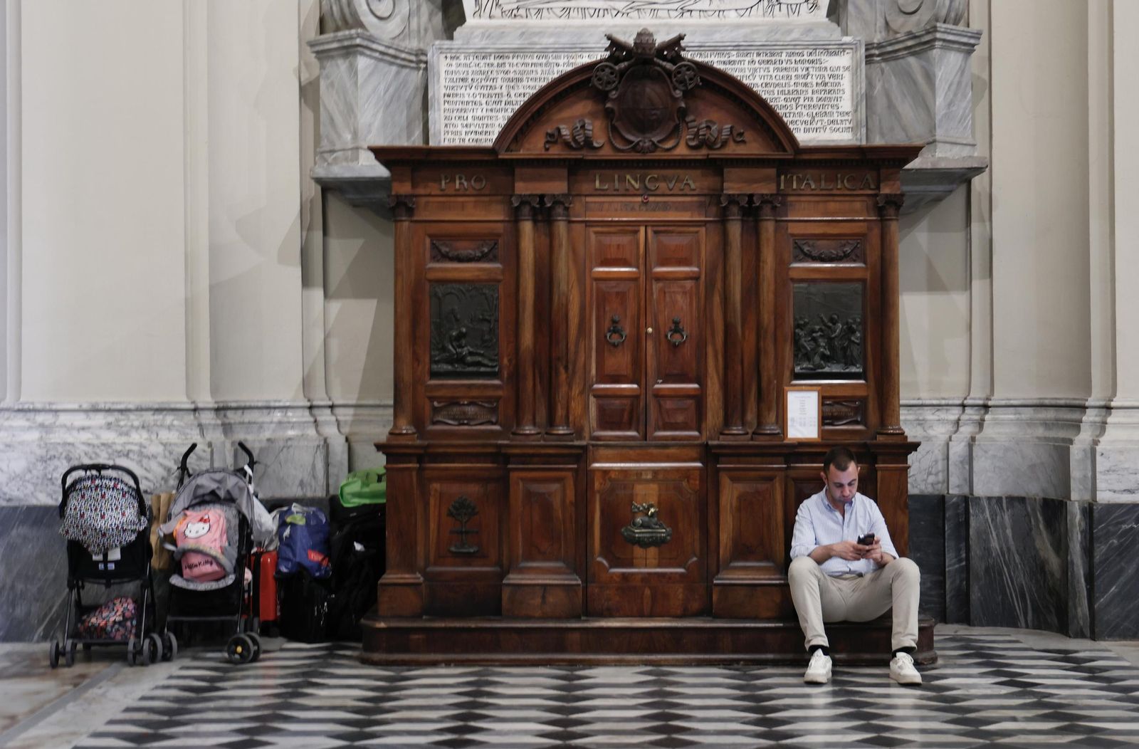 Las imágenes del viernes previo a la magna procesión en Roma del Cachorro y la Esperanza de Málaga