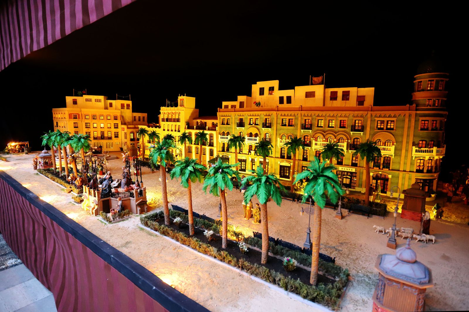 Belén del Ayuntamiento de Huelva basado en la antigua Plaza de las Monjas