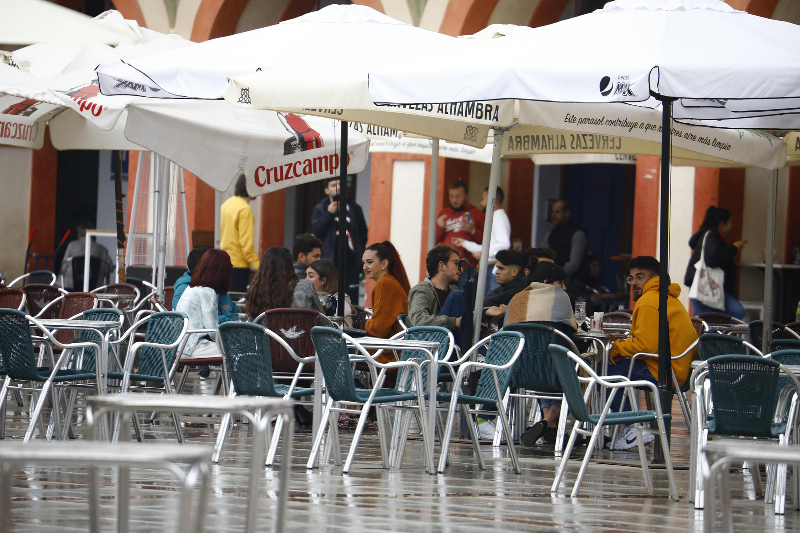 Fotografías: Tarde de bares y compras dos meses después en Córdoba