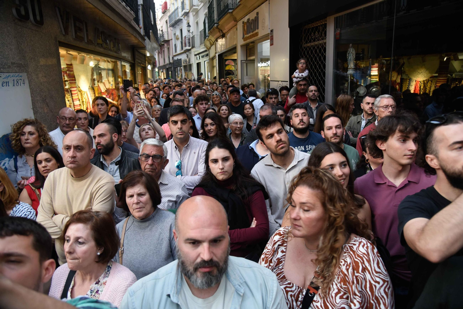 La Hermandad del Cristo de la Corona en la Semana Santa de Sevilla 2025