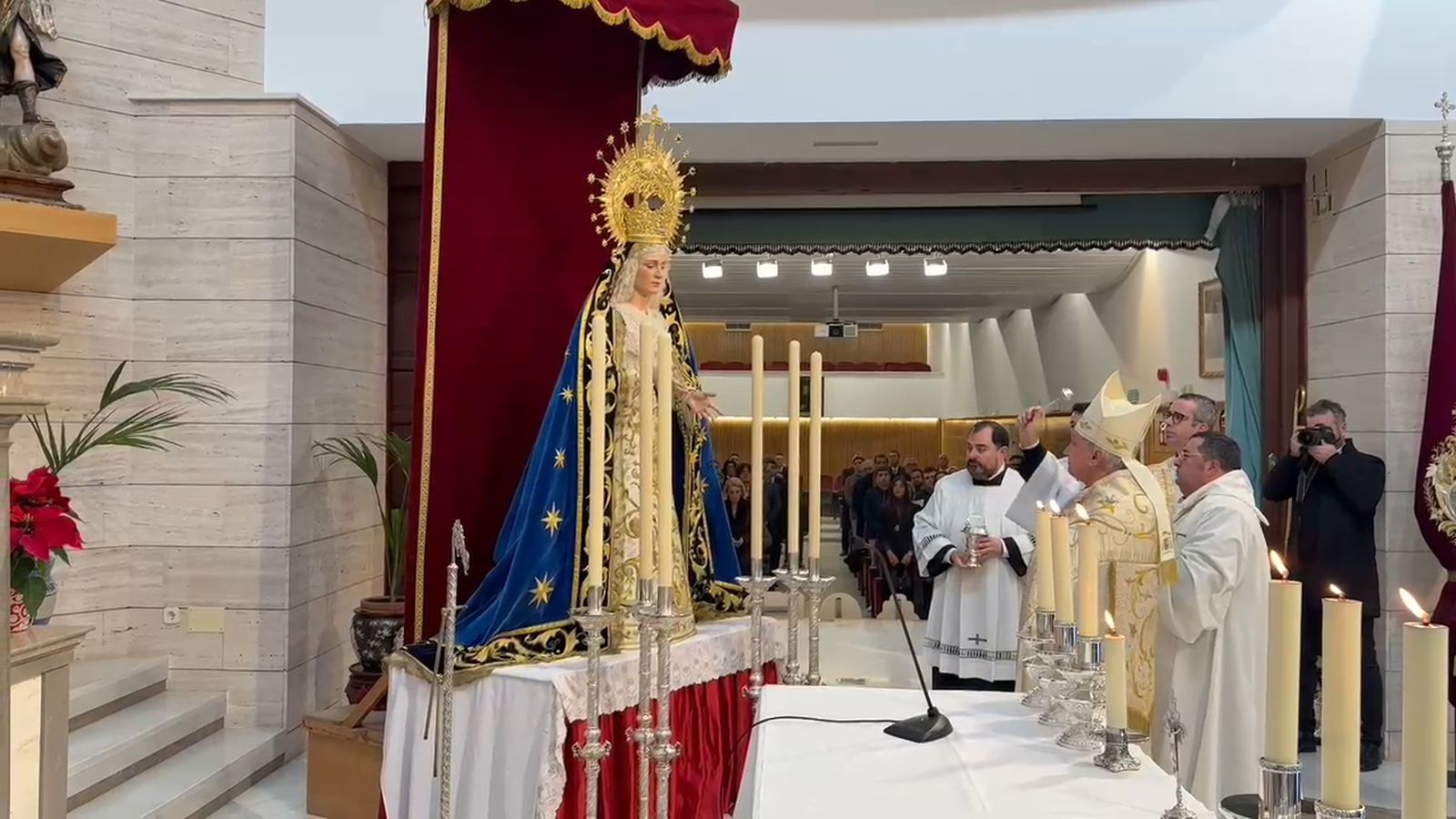Bendición de María Santísima Salud de los Enfermos y Reina de Todos los Santos.