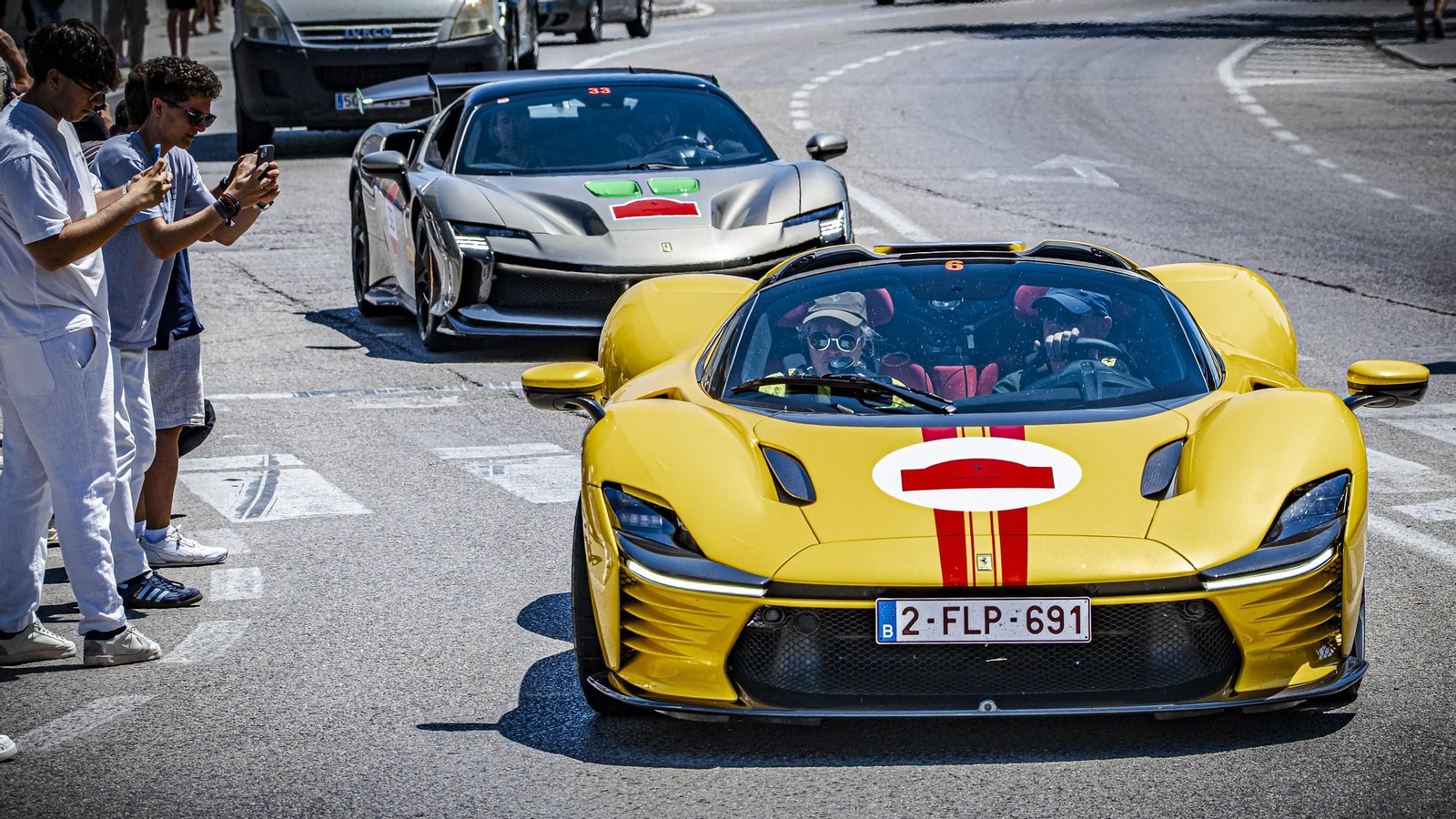 Las imágenes de la concentración de coches Ferrari en Cádiz