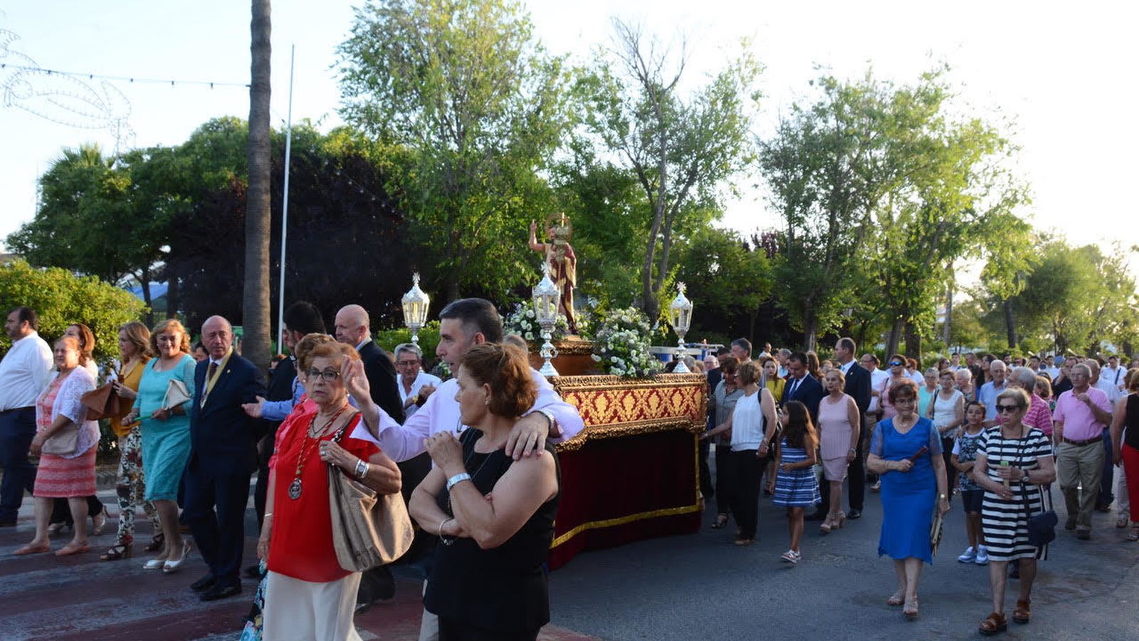 Procesión de San Juan Bautista.