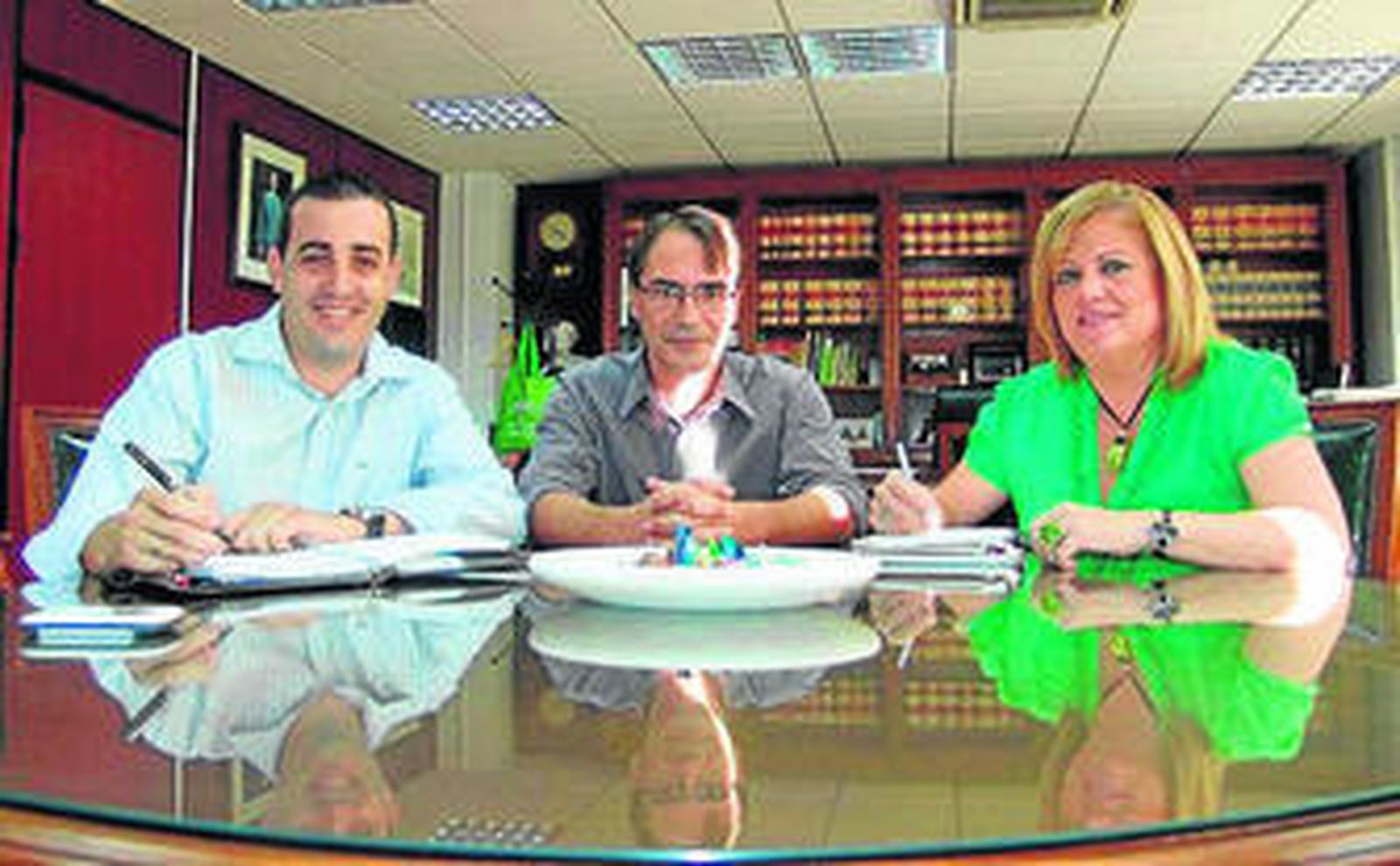 Alejandro Sánchez, Carlos Zamorano y Francisca Pérez.