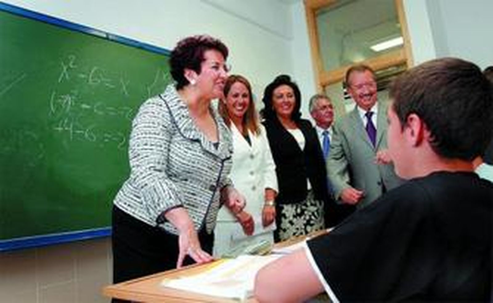 La consejera de Educación, Teresa Jiménez, ayer, en la inauguración del instituto Concha Méndez.