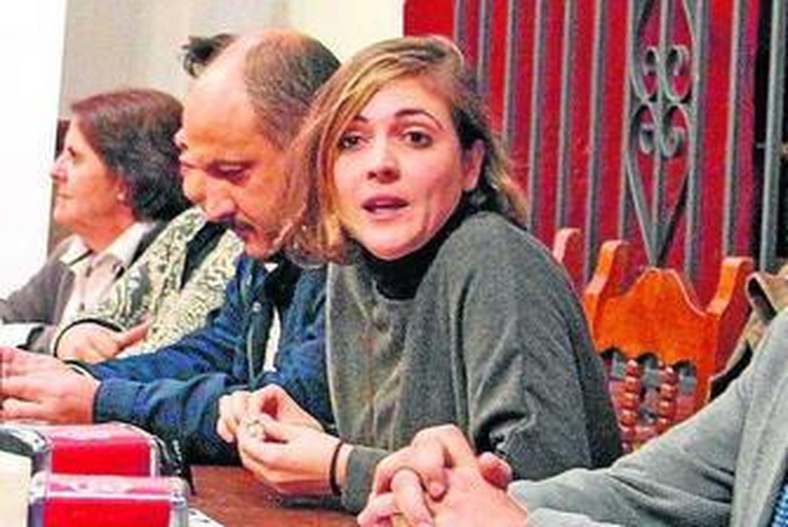 Ana Fernández de Cosa, en una reunión de los candidatos de Unidos Podemos.