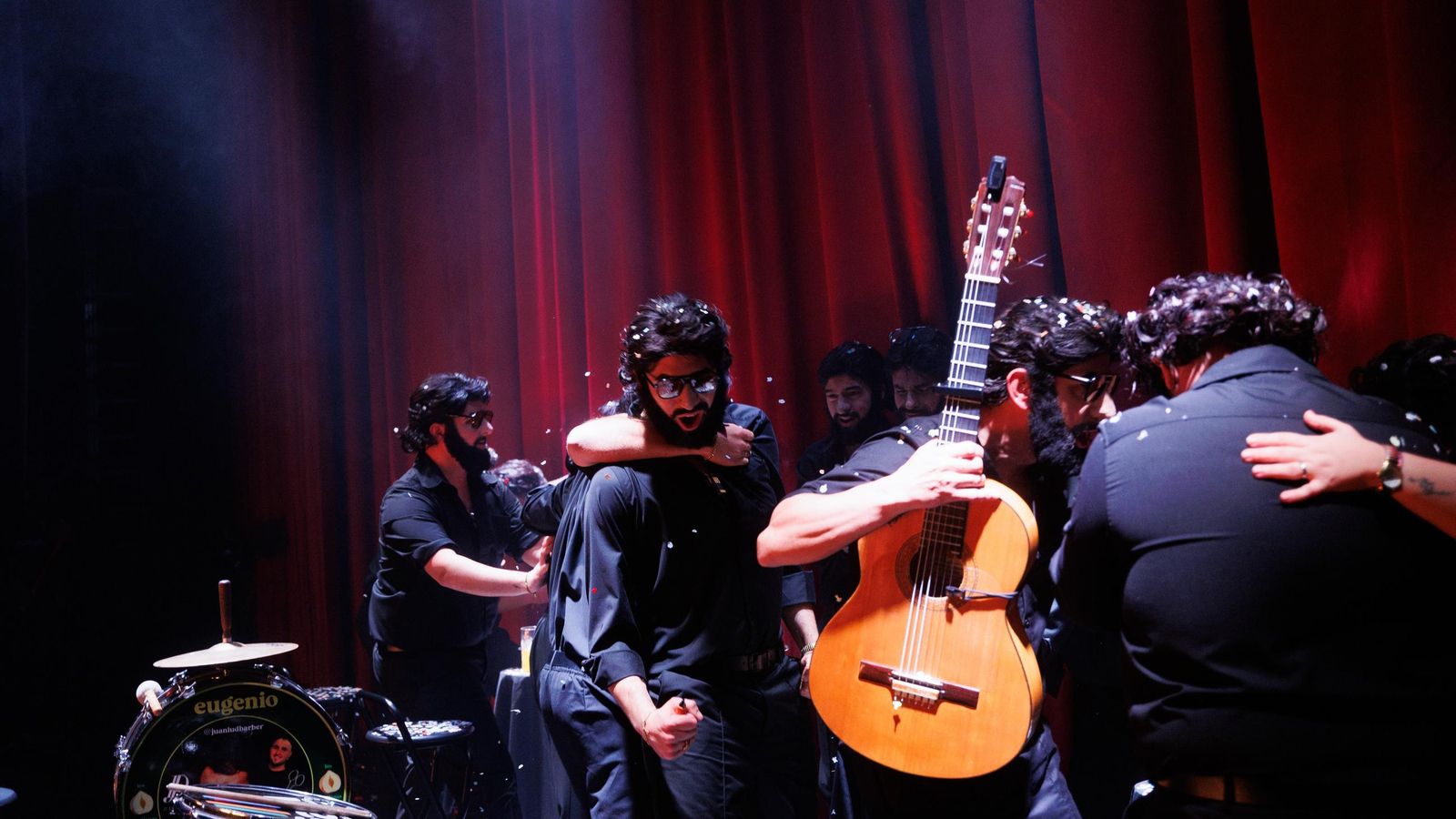 Búscate entre las mejores imágenes de la final del COAC 2025 del Carnaval de Cádiz