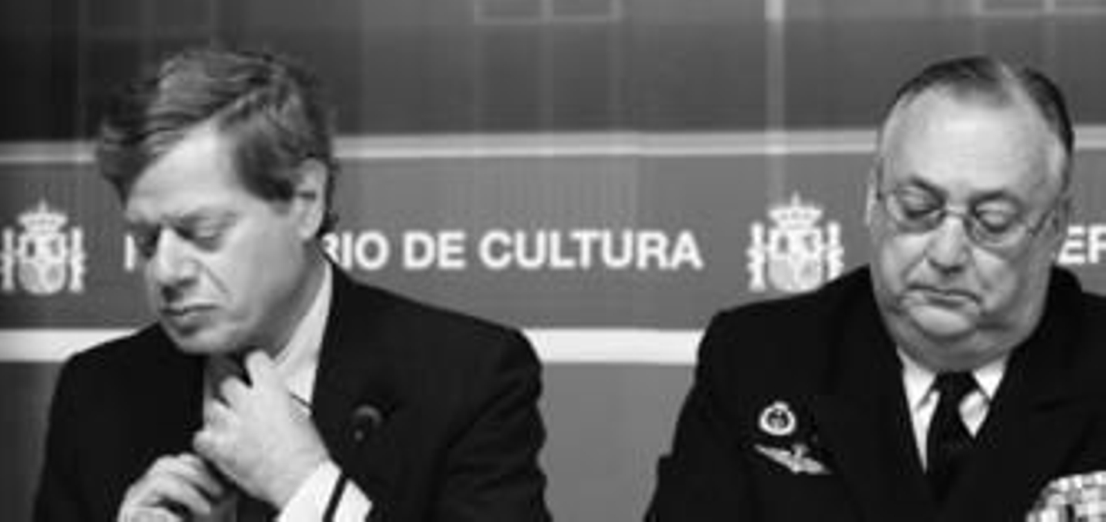 El abogado James Gold y el director del Museo Naval de Madrid, el almirante Teodoro de Leste.