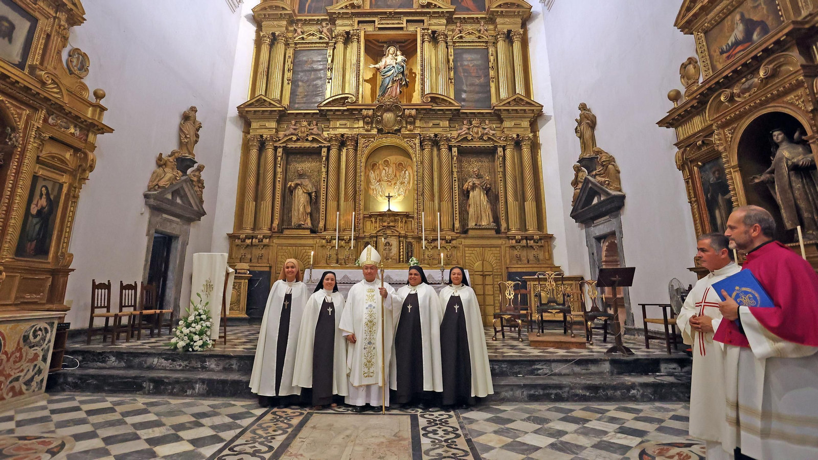 Imágenes de la misa de bienvenida a las hermanas Carmelitas en La Cartuja de Jerez