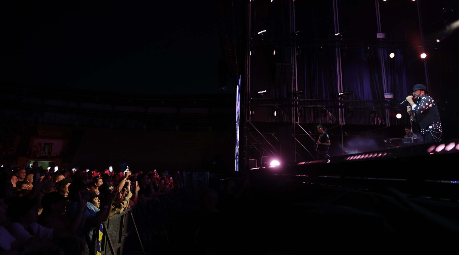 Fotos del concierto de El Barrio en La Línea