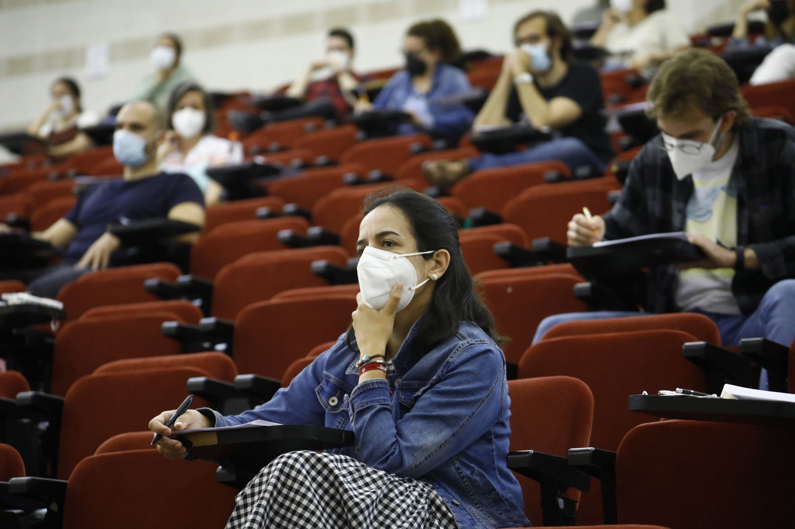 Las oposiciones de Secundaria en Córdoba, en imágenes