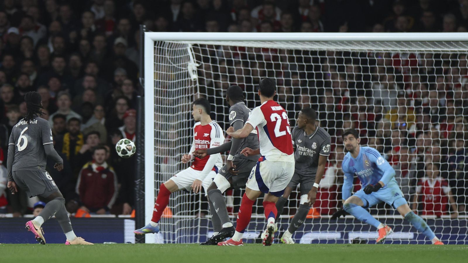 Las mejores fotos del Arsenal - Real Madrid