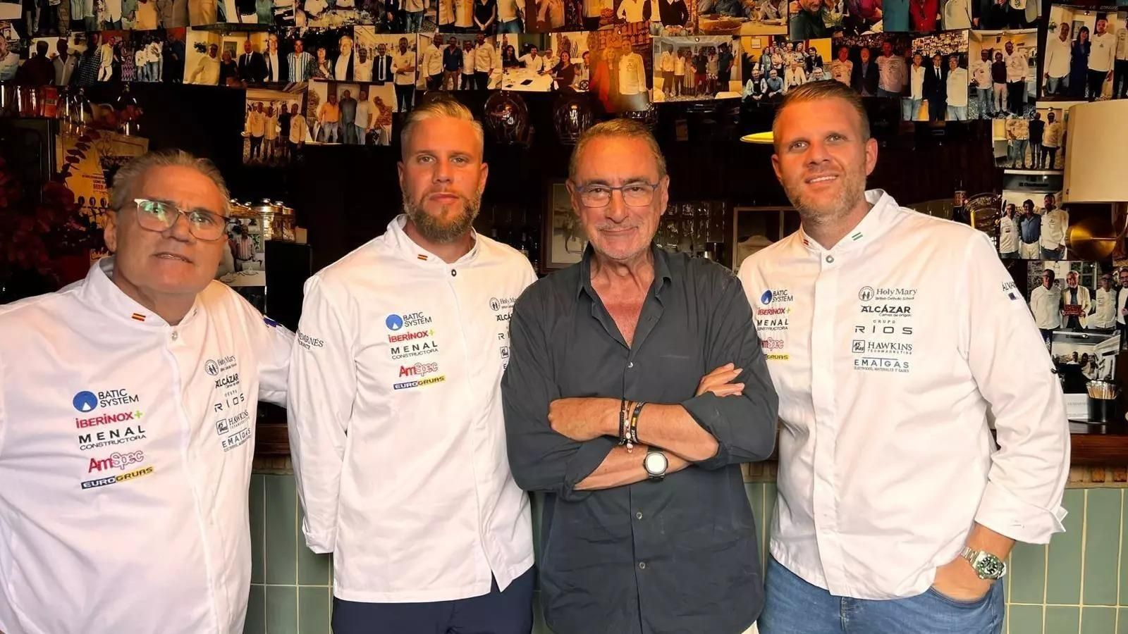 Carlos Herrera con el equipo de El Guadarnés en San Roque.