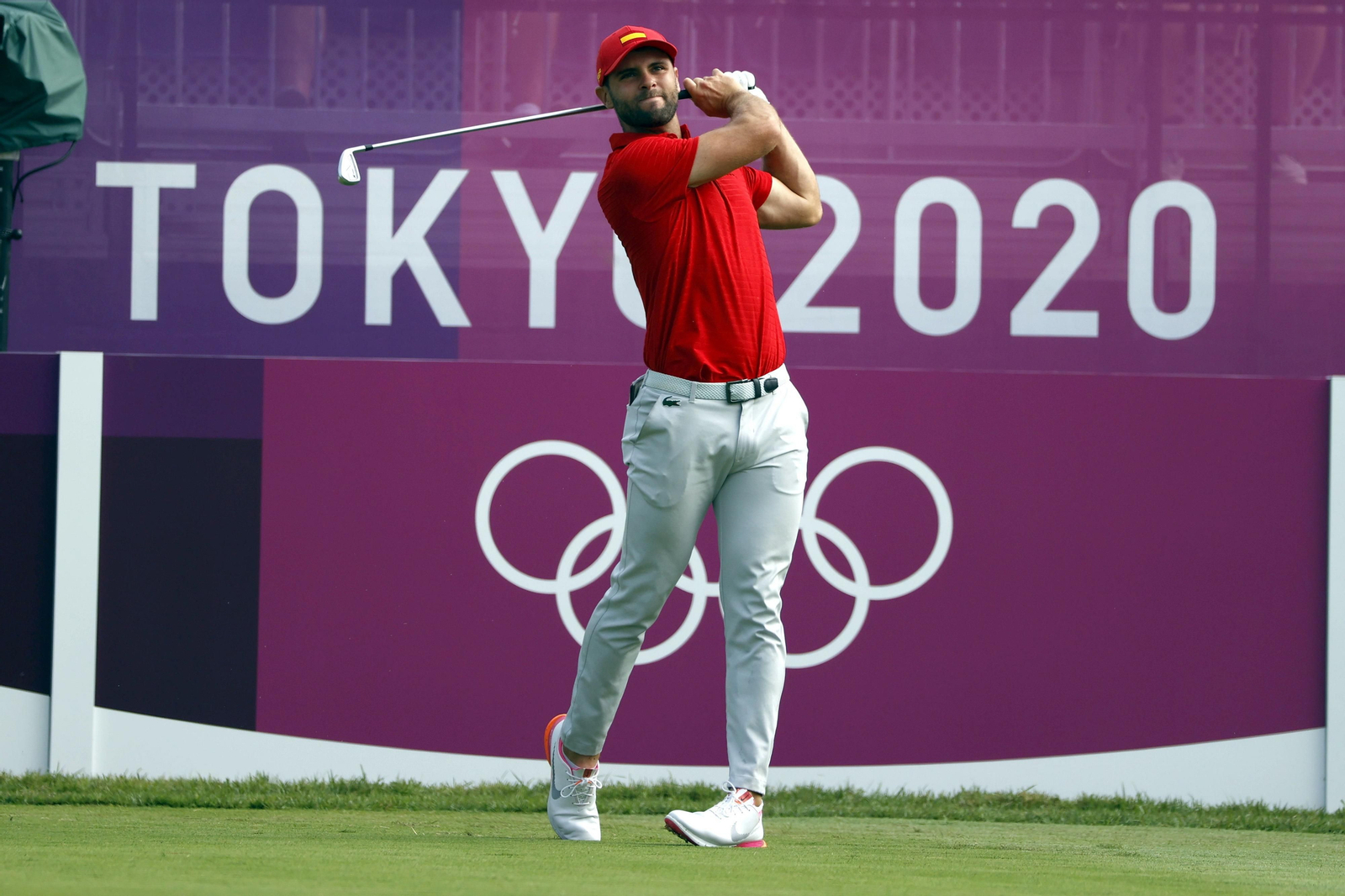 El español Adri Arnaus, en el primer hoyo de Tokio 2020.