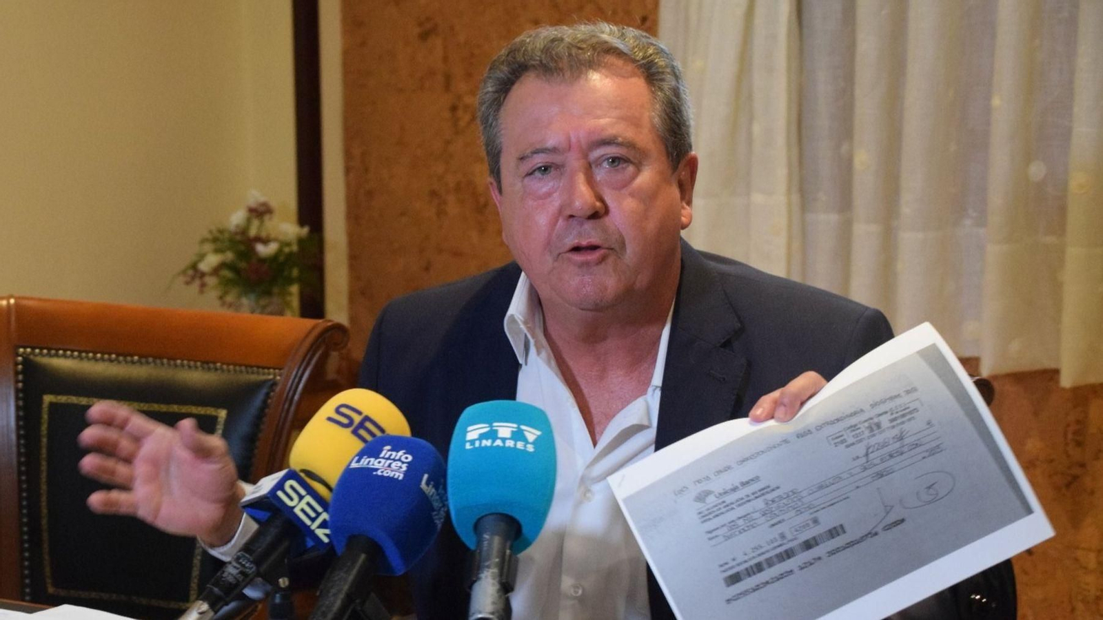 Juan Fernández, en la rueda de prensa de julio en la que pidió apoyos para su solicitud de indulto.