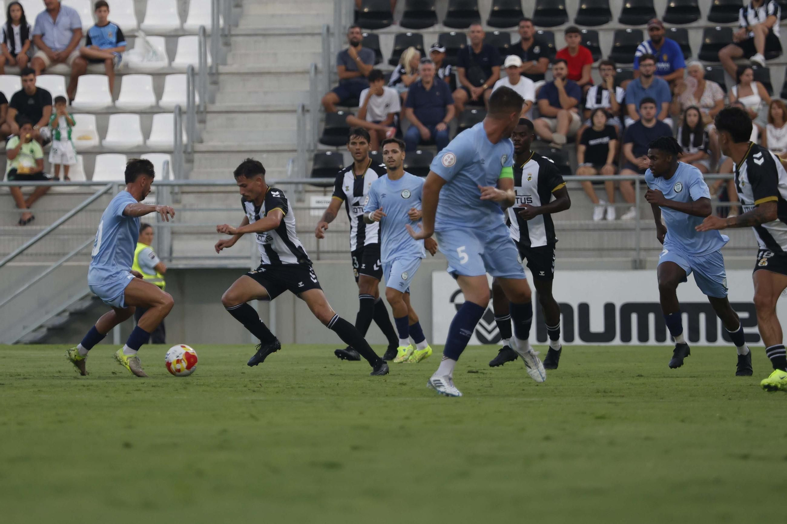 Las imágenes del partido amistoso entre la Balona y el Torremolinos