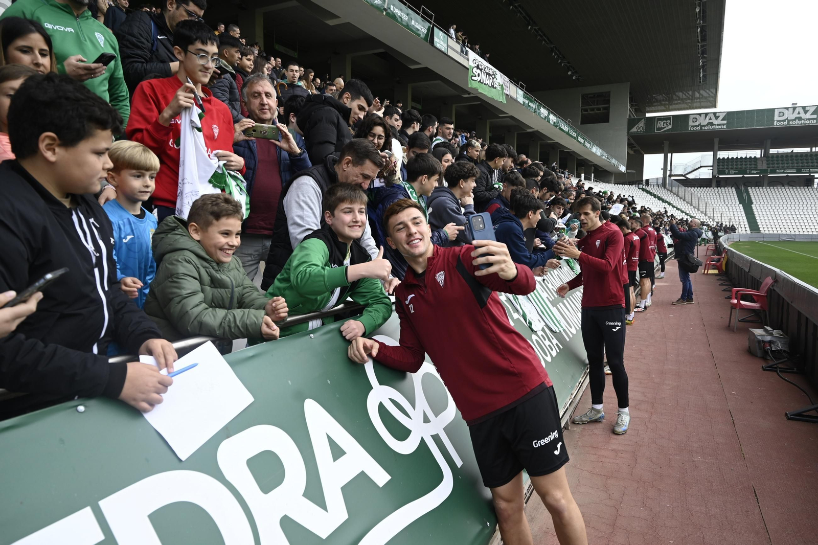 El Córdoba CF se deja querer por su afición en el Día de Andalucía
