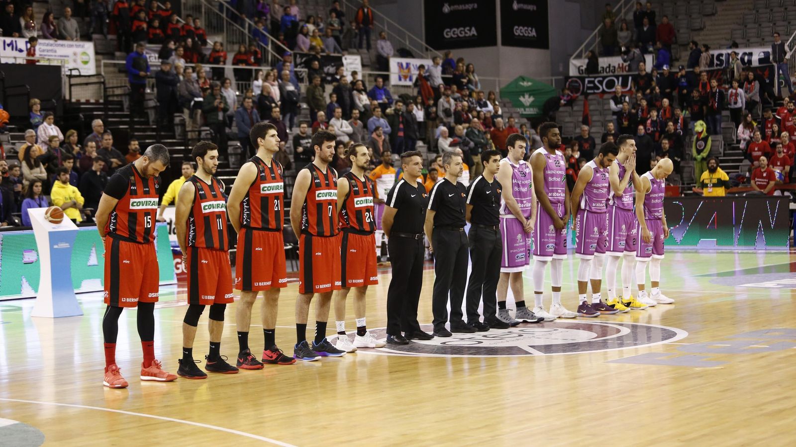 Antes del inicio del encuentro se guardó un emotivo minuto de silencio en recuerdo de Julen