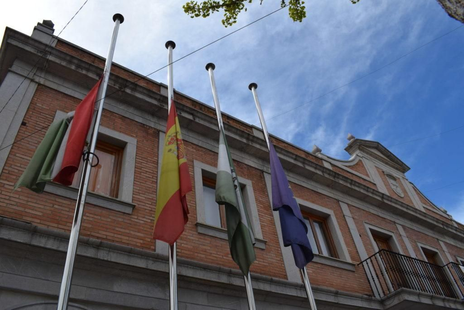 Luto en Albolote (Granada) por la muerte por coronavirus de un trabajador del Ayuntamiento