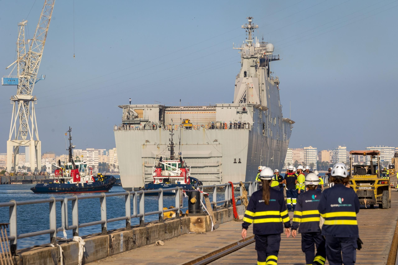 El buque 'Juan Carlos I' de la Armada ya está en Navantia Puerto Real para unas obras de seis meses