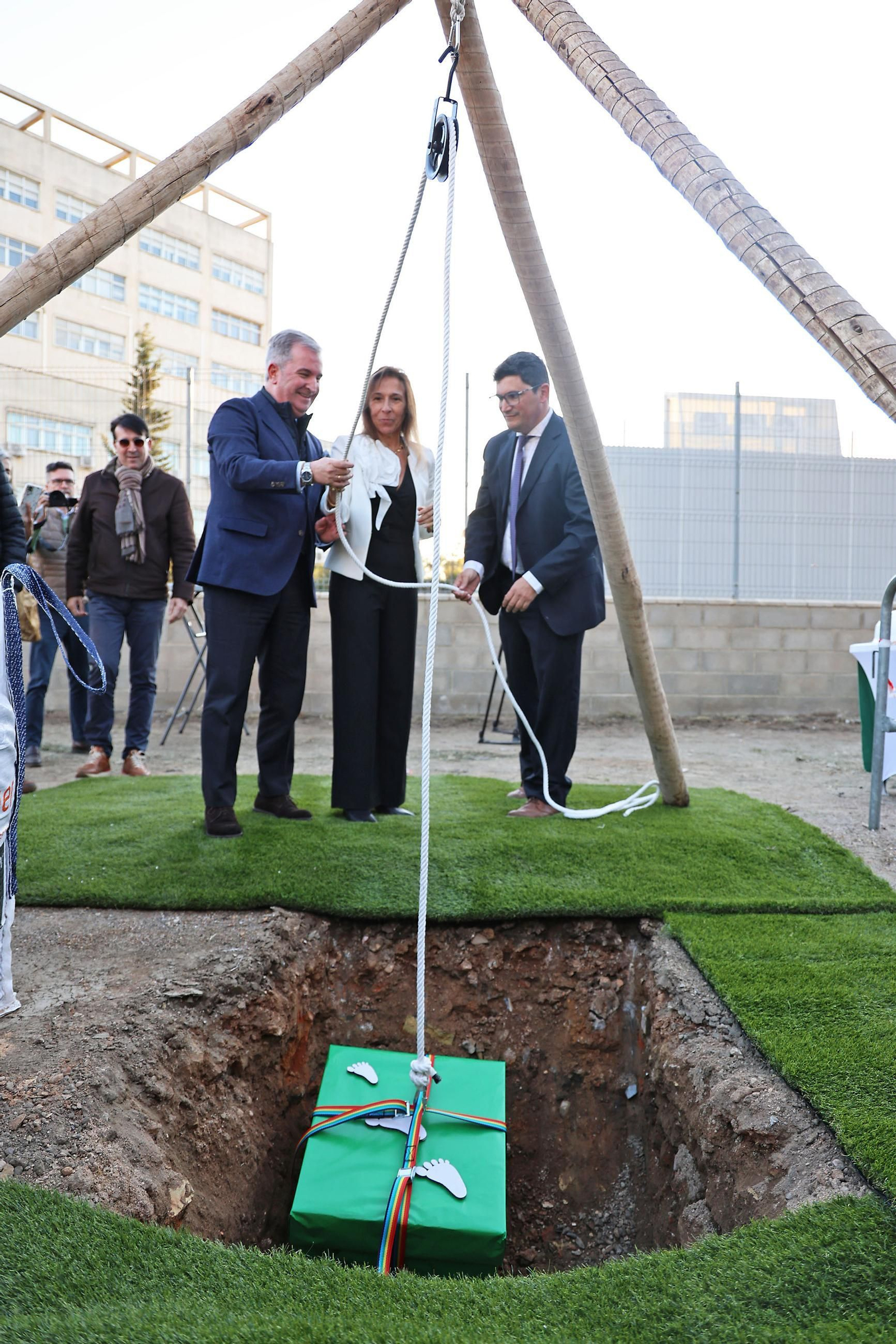 Imágenes del acto de colocación primera piedra del futuro Centro Polivalente de la Fundación Laberinto
