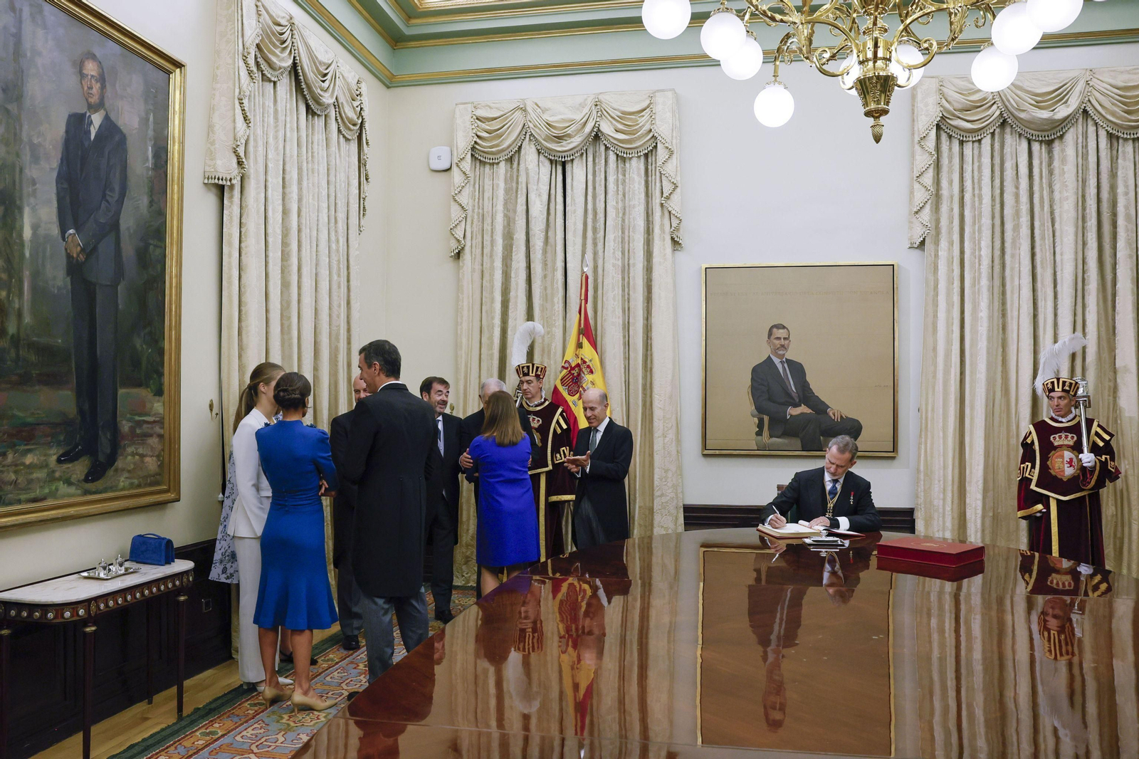 Las fotos de la jura de la Constitución de la princesa Leonor