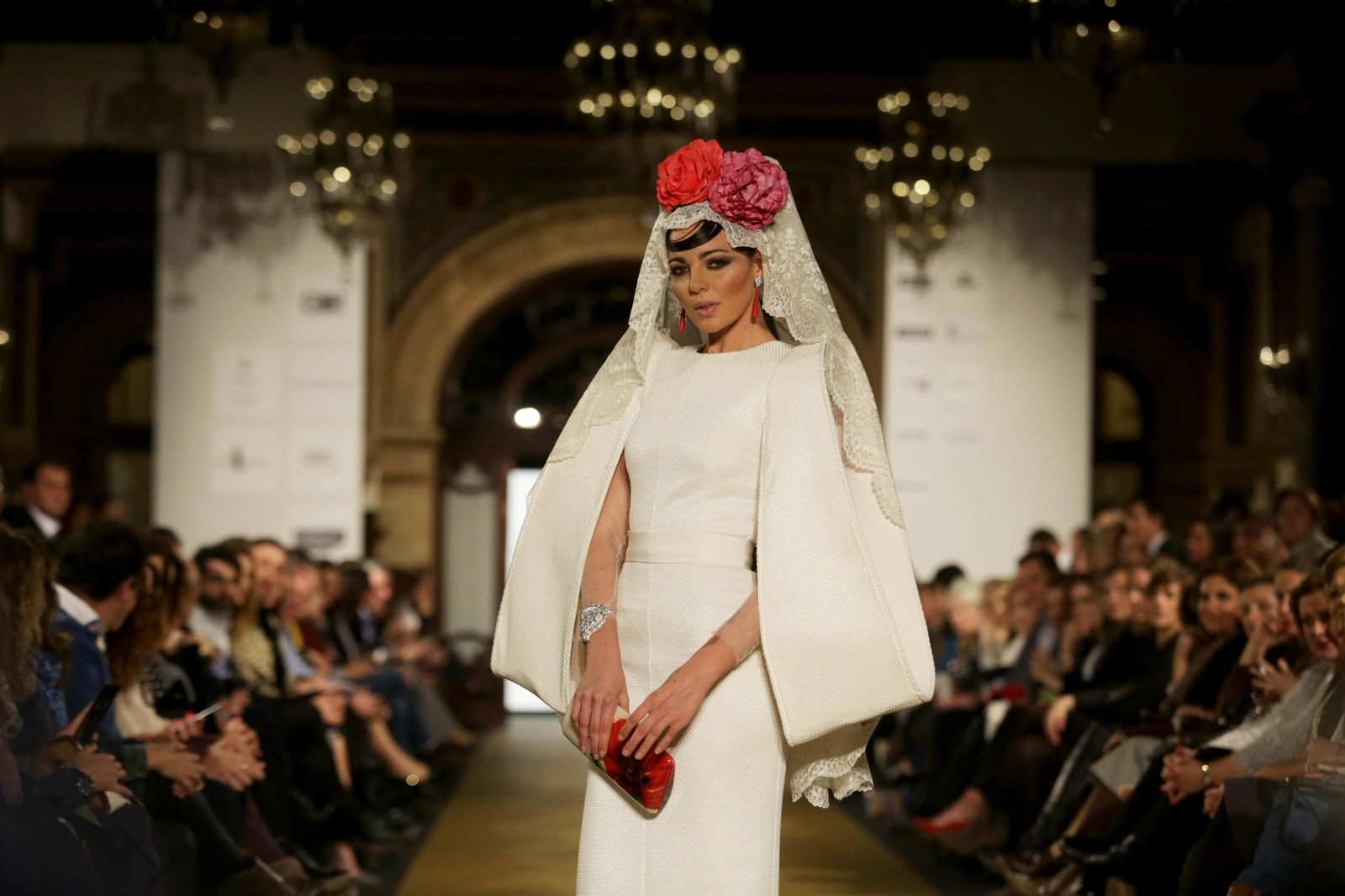 Las imágenes del 'backstage' y el desfile de Foronda y Roberto Diz