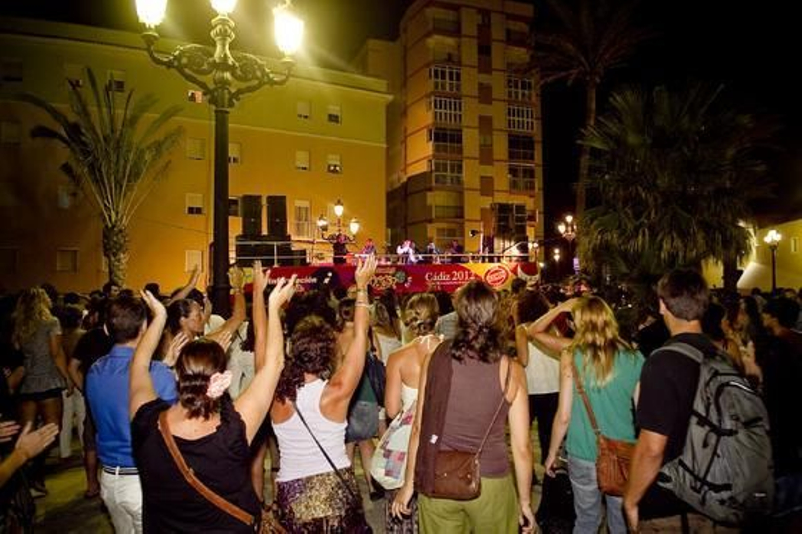 Los gaditanos disfrutan de una noche de cultura ´De sol a sol´. 

Foto: Lourdes de Vicente