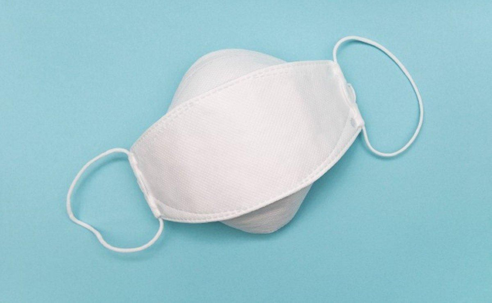 Aunque en exteriores ya no son obligatorias, las mascarillas nos acompañarán en espacios cerrados durante algún tiempo más.