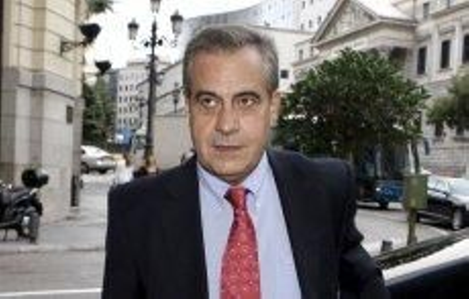 Corbacho prevé que los datos de paro no mejorarán hasta mediados de 2009