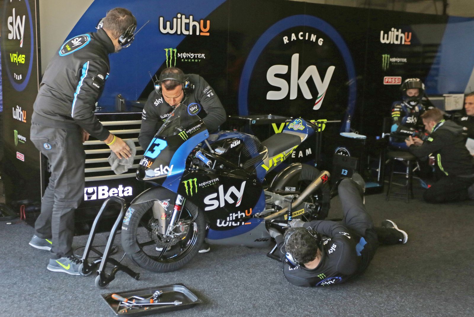 Segundo día de entrenamientos de Moto2 y Moto3 en el Circuito de Jerez