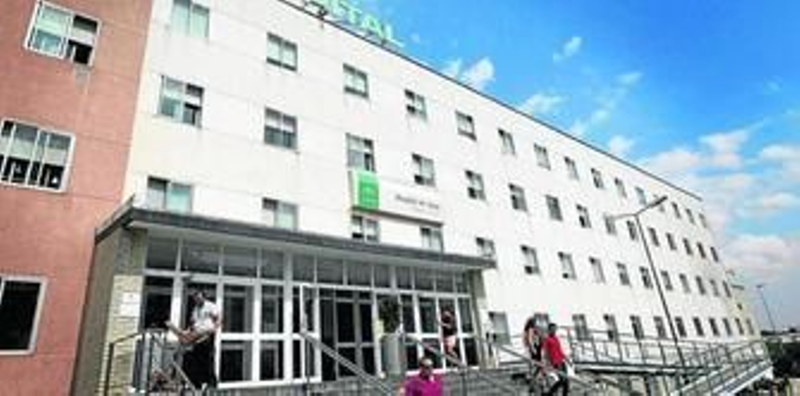 Imagen de la entrada al servicio de Urgencias del hospital de Jerez.