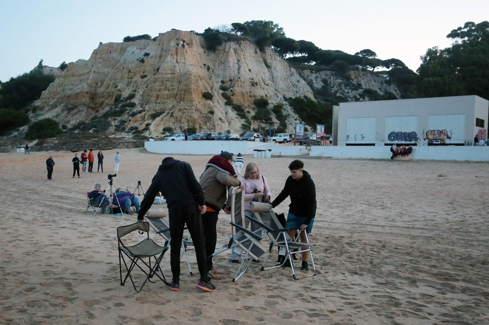 Imágenes del ambiente para ver el lanzamiento del cohete Miura 1