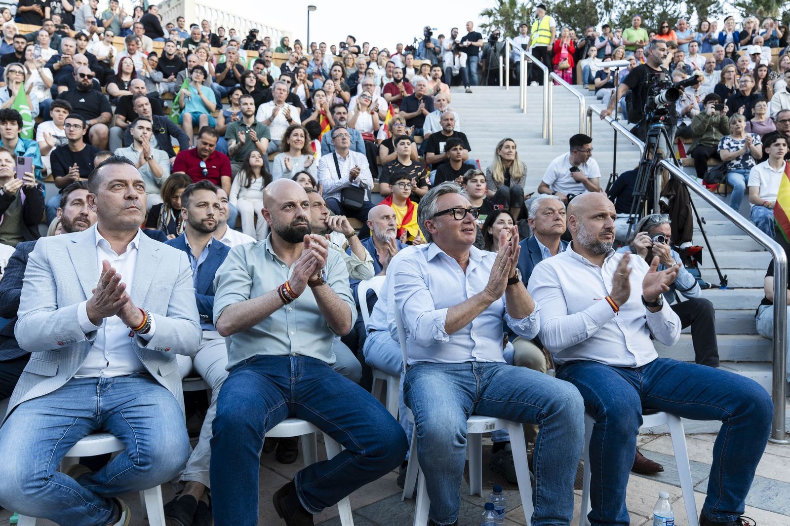 Las imágenes del mitin de Vox con Santiago Abascal y Manuel Gavira en ...