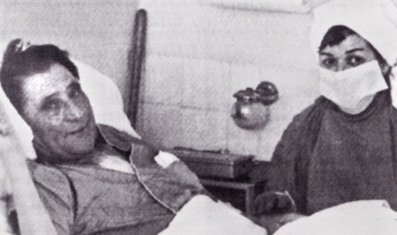 1967 hace 50 añosEl profesor Barnard efectúa un trasplante de corazón