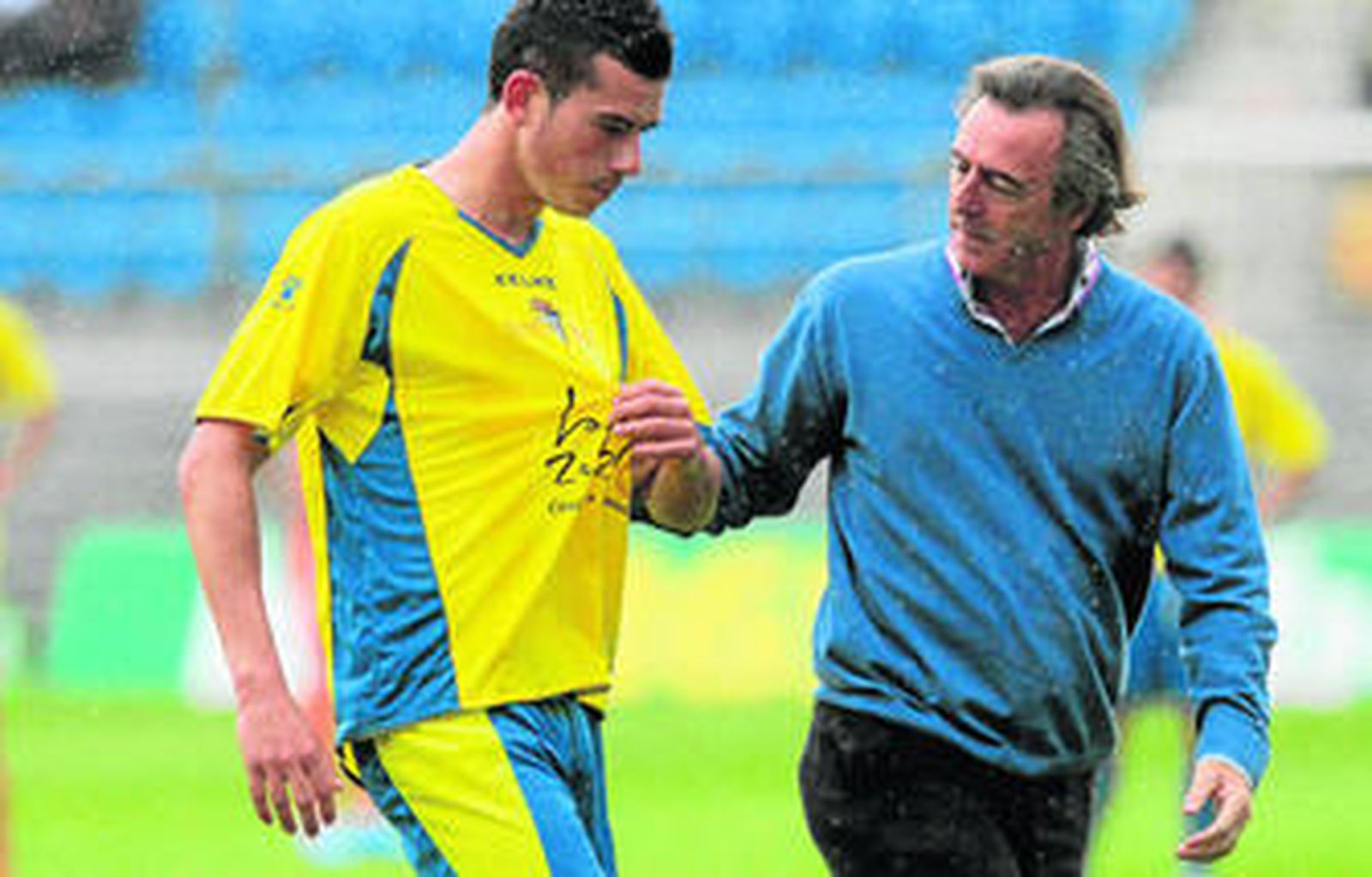 José Miguel Caballero, junto al jefe de los servicios médicos del Cádiz, Nono Fernández Cubero.