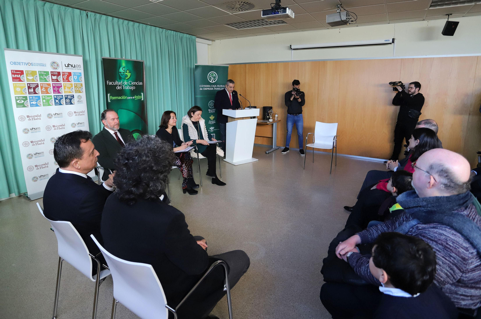Imágenes de la entrega de los Premios a la Excelencia investigadora "José Luis García Palacios", en la Universidad de Huelva Imágenes de la entrega de los Premios a la Excelencia investigadora "José Luis García Palacios", en la Universidad de Huelva