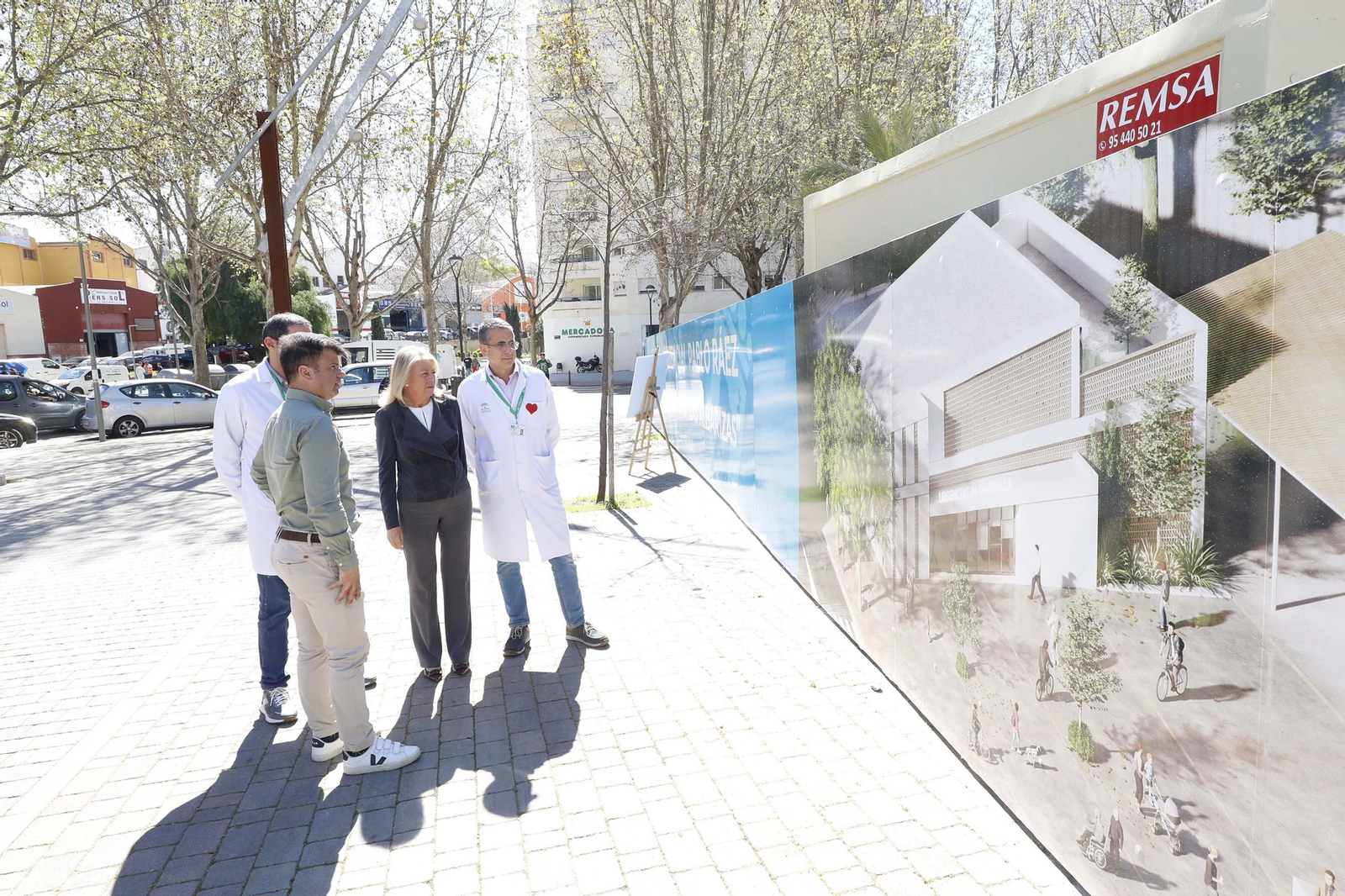 La visita institucional a las obras de ampliación del centro de salud Las Albarizas.